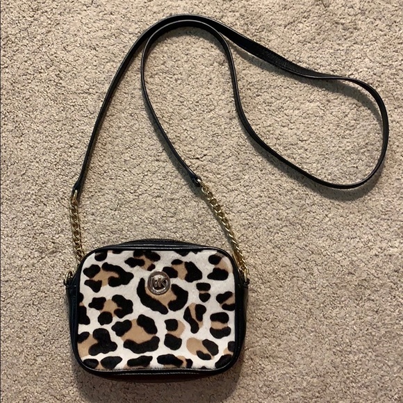 Michael Kors Handbags - Michael Kors Crossbody purse!